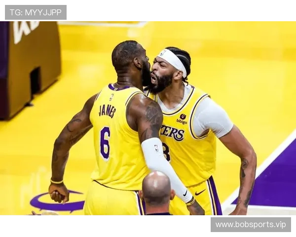 浓眉谈交易风波称詹姆斯态度无碍二人深厚情谊依旧稳固如初情 浓眉谈交易风波称詹姆斯态度无碍二人深厚情谊依旧稳固如初情